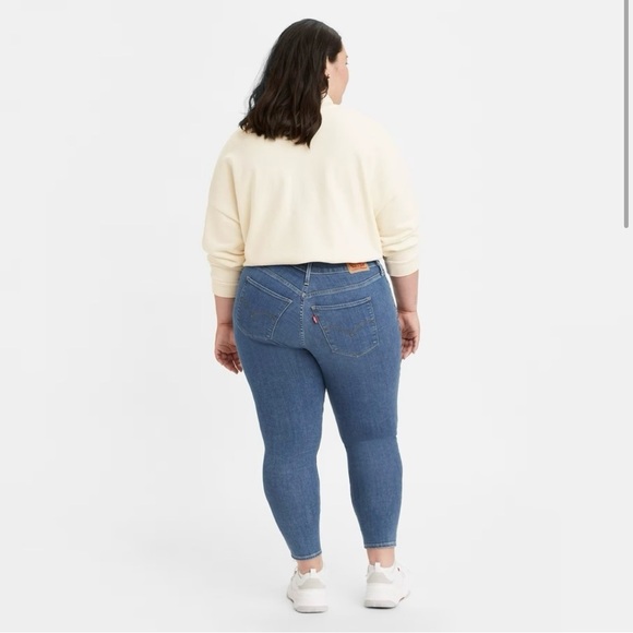 [LIKE NEW] 20WS Levi’s 720 High Rise Super Skinny Jeans - Picture 2 of 3